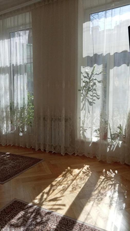 Світла Затишна Квартира В Центрі Біля Оперного Театру З Балконом, Який Виходить У Тихий Львівський Дворик Dış mekan fotoğraf